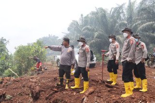Siswa Sespimmen Polri Tinjau Lahan Bekas Karhutla di Sungai Sembilan Dumai