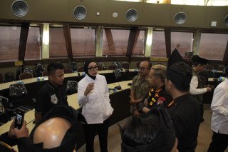Kuota Terpenuhi, Antrean Tetap Panjang: Distribusi BBM di Riau Jadi Sorotan DPR RI