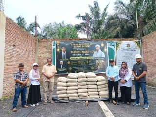 Komitmen CSR PT STA Oils and Fats Dumai, Puluhan Zak Semen Disalurkan untuk Pondok Anak Yatim di Dumai